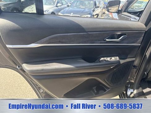 Used 2023 Jeep Grand Cherokee L Limited w/ Trailer Tow Group (B) AWD/4WD image 18