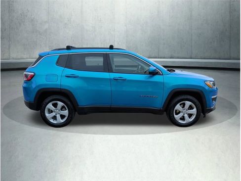 Used 2017 Jeep Compass Latitude AWD/4WD image 7