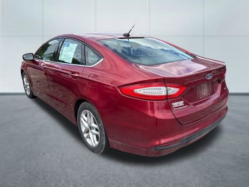 Used 2014 Ford Fusion SE FWD image 2