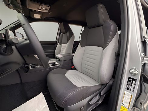 Used 2025 Toyota 4Runner TRD Off-Road image 11