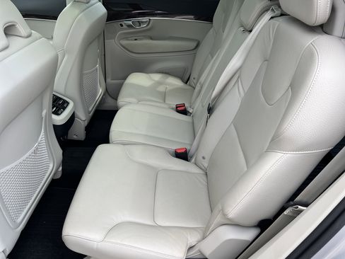 Used 2019 Volvo XC90 T6 Momentum w/ Advanced Package AWD/4WD image 34