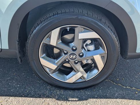 Used 2025 Hyundai Venue SEL image 10