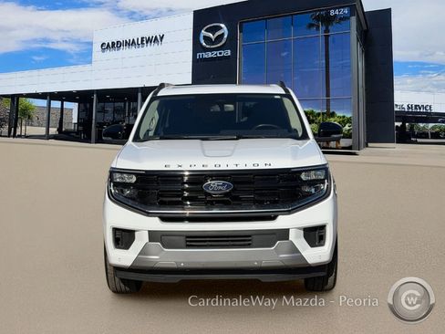 Used 2025 Ford Expedition Platinum AWD/4WD image 4