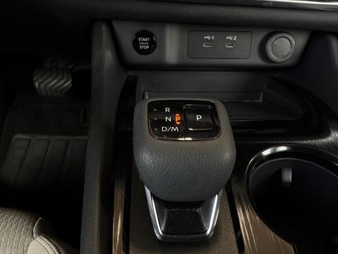 Used 2025 Nissan Rogue SV FWD image 24