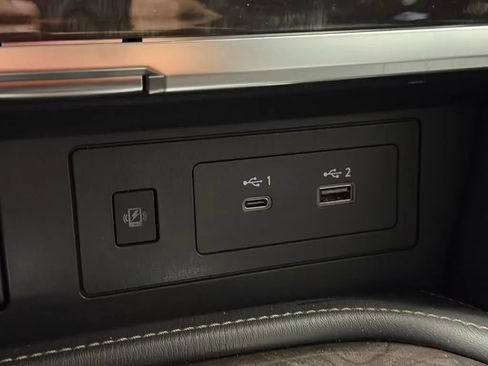 Used 2022 Nissan Armada Platinum w/ Captain's Chairs Package RWD image 47