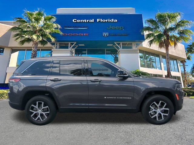 Used 2024 Jeep Grand Cherokee Limited AWD/4WD image 4