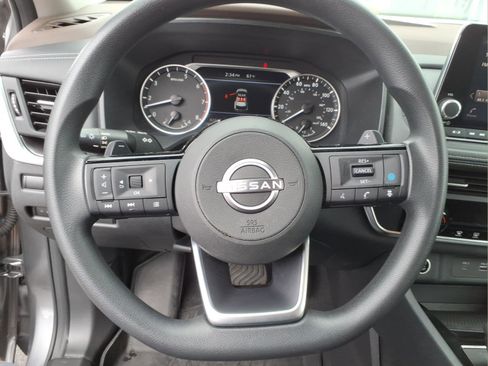 Used 2023 Nissan Rogue SV image 21