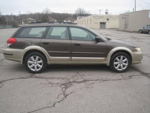Used 2008 Subaru Outback 2.5i L.L. Bean image 4