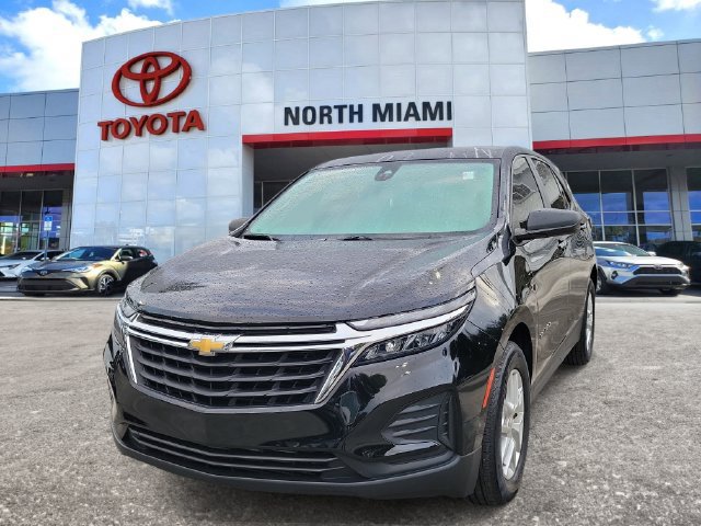 Used 2024 Chevrolet Equinox LS FWD image 2