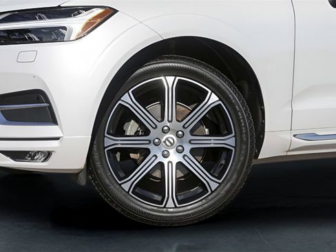 Used 2020 Volvo XC60 T5 Inscription w/ Protection Package Premier image 4