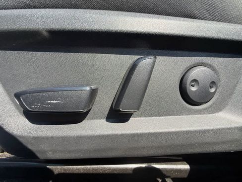 Used 2023 Nissan Rogue SV image 18