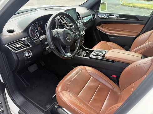 Used 2017 Mercedes-Benz GLS 550 4MATIC image 4