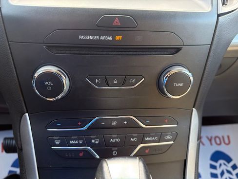 Used 2015 Ford Edge SEL w/ Equipment Group 201A AWD/4WD image 34
