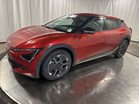 New 2025 Kia EV6 Light w/ Light LR Technology Package image 1