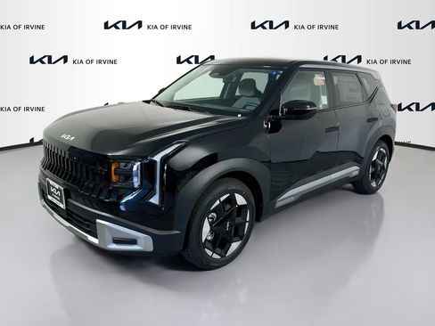 New 2027 Kia Seltos S FWD image 3
