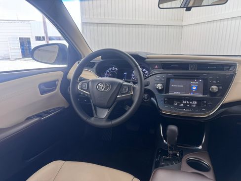 Used 2016 Toyota Avalon XLE FWD image 15