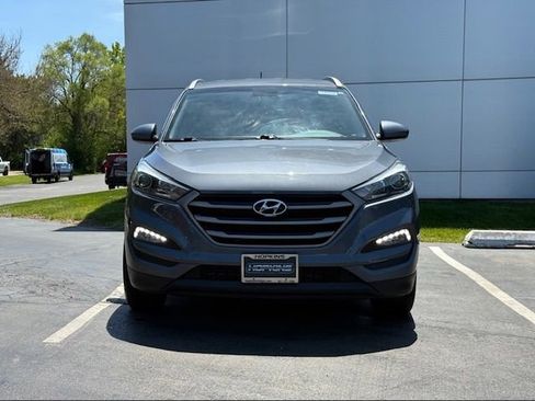 Used 2016 Hyundai Tucson SE w/ Option Group 02 AWD/4WD image 4