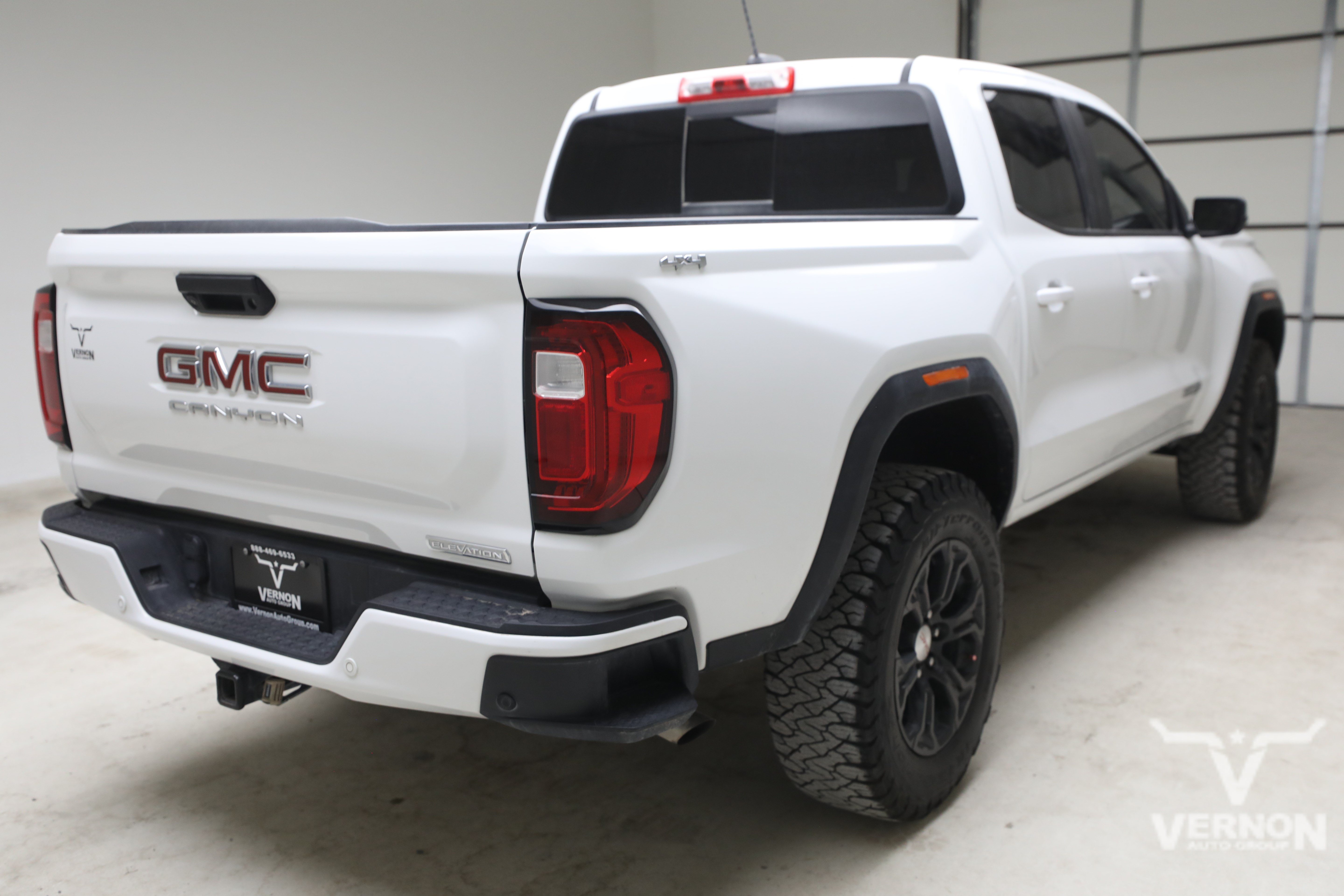 Used 2024 GMC Canyon Elevation w/ Elevation Premium Package AWD/4WD image 5