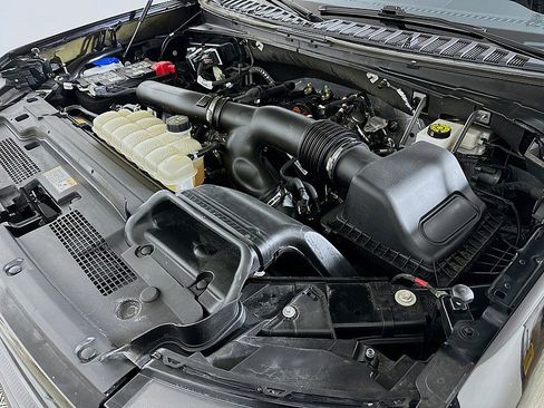 Used 2025 Ford Expedition Active image 32