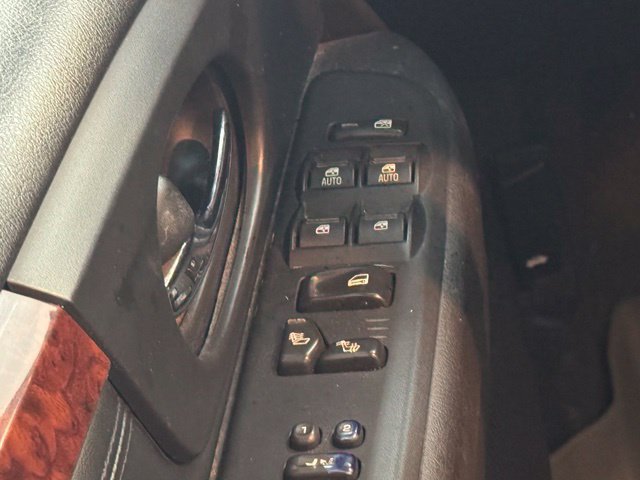 Used 2008 GMC Envoy Denali w/ Sun And 6-Disc Cd Package AWD/4WD image 15