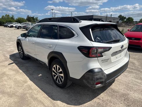 Used 2024 Subaru Outback Premium AWD/4WD image 2