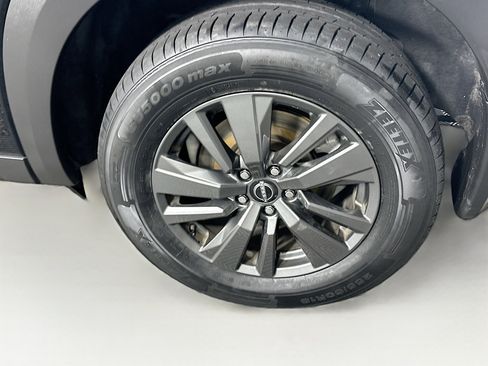 Used 2023 Nissan Pathfinder S image 11