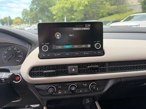 Used 2023 Honda HR-V LX image 10