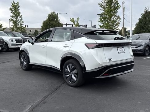 Used 2023 Nissan Ariya AWD/4WD image 5