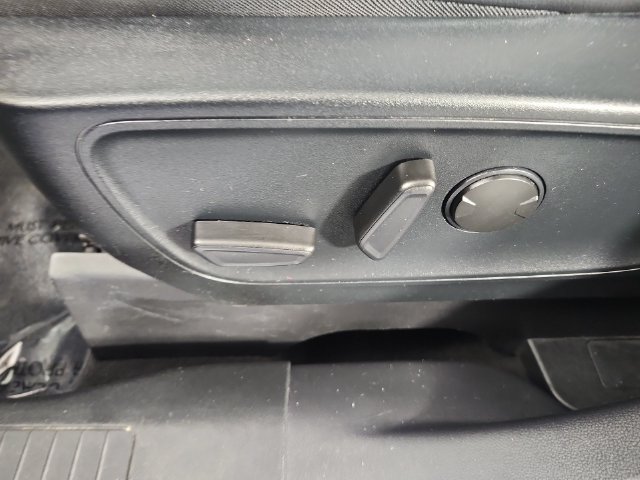 Used 2020 Ford Escape Titanium AWD/4WD image 21