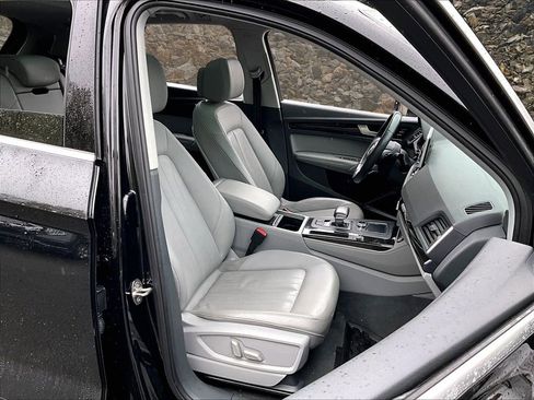 Used 2019 Audi Q5 2.0T Premium Plus w/ Premium Plus Package AWD/4WD image 7