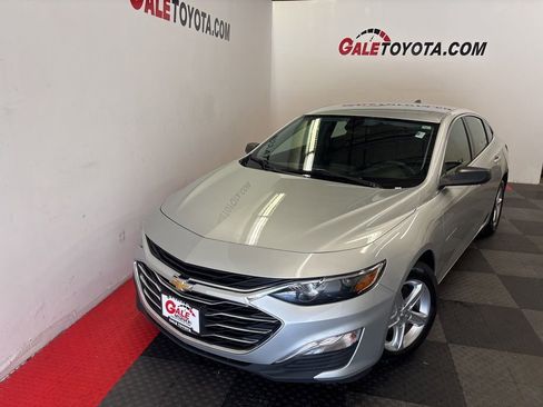 Used 2022 Chevrolet Malibu LS FWD image 3
