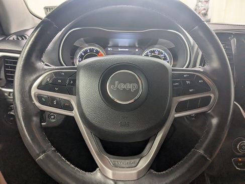 Used 2019 Jeep Cherokee Limited AWD/4WD image 13