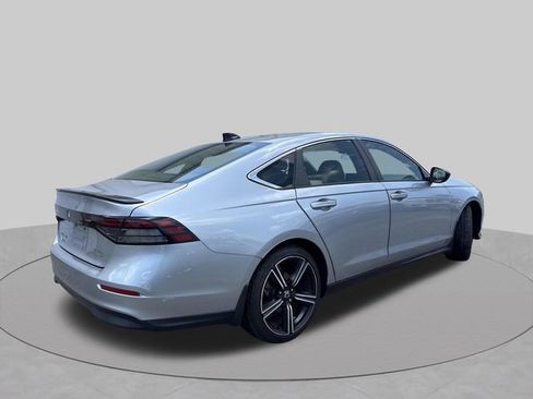 Used 2023 Honda Accord Sport image 9