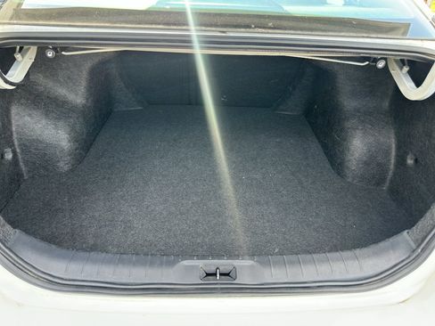 Used 2025 Nissan Altima 2.5 SV FWD image 14