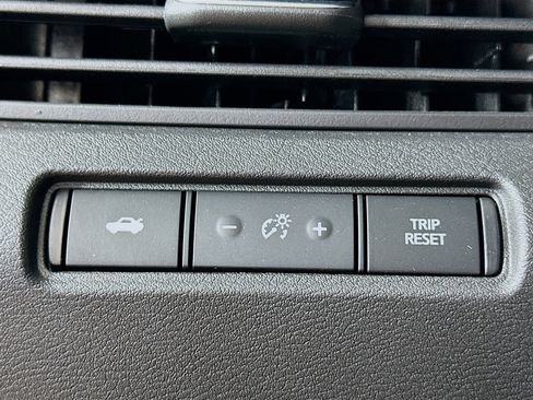 Used 2025 Nissan Altima 2.5 SV image 17