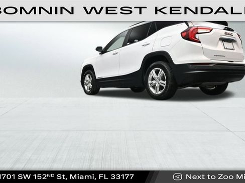 Used 2023 GMC Terrain SLE w/ Driver Convenience Package image 23