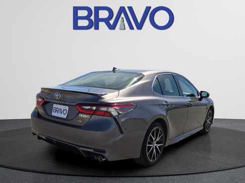 Used 2024 Toyota Camry SE FWD image 4