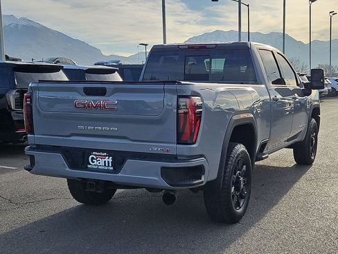 Used 2025 GMC Sierra 2500 AT4 image 3