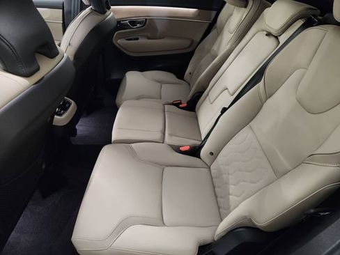 New 2026 Volvo XC90 B6 Plus w/ Protection Package Premier AWD/4WD image 30