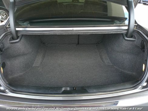 Used 2019 Chrysler 300 Limited image 9