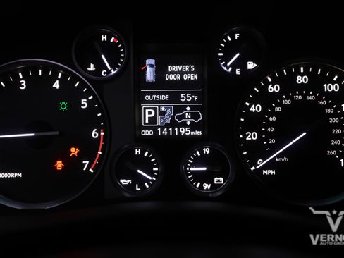 Used 2013 Lexus LX 570 4WD w/ Preferred Accessory Pkg image 21