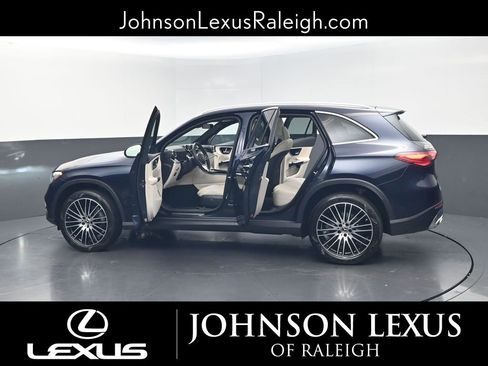 Used 2024 Mercedes-Benz GLC 300 4MATIC image 36