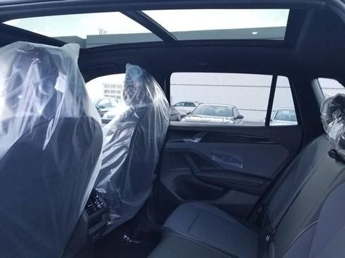 New 2026 Volkswagen Tiguan SE R-Line image 10