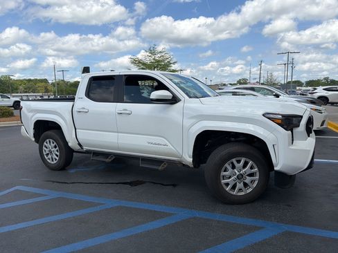 Used 2024 Toyota Tacoma SR5 image 1