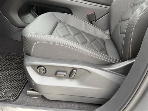 New 2026 Volkswagen Atlas Cross Sport SE image 13