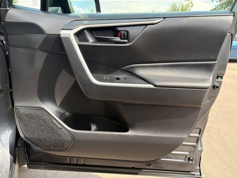 Used 2024 Toyota RAV4 LE AWD/4WD image 9