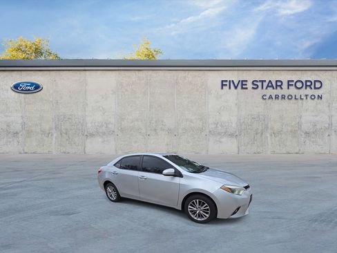 Used 2014 Toyota Corolla LE image 2