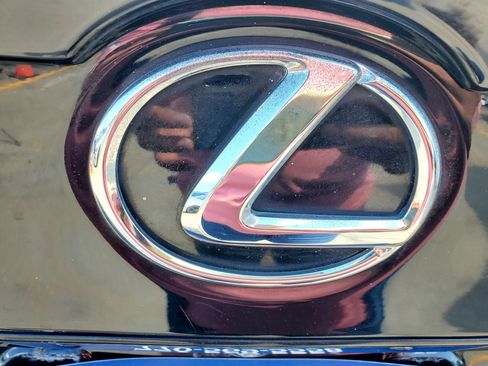 Used 2019 Lexus IS 300 AWD image 9