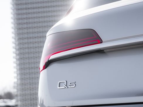 Certified 2023 Audi Q5 2.0T Premium w/ Convenience Package image 29