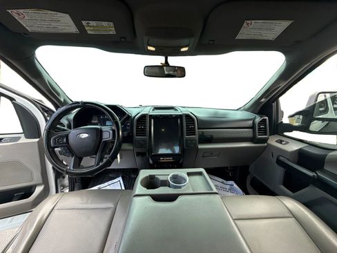 Used 2018 Ford F250 XL w/ Power Equipment Group AWD/4WD image 12